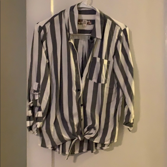 Dressy button up - Picture 6 of 6